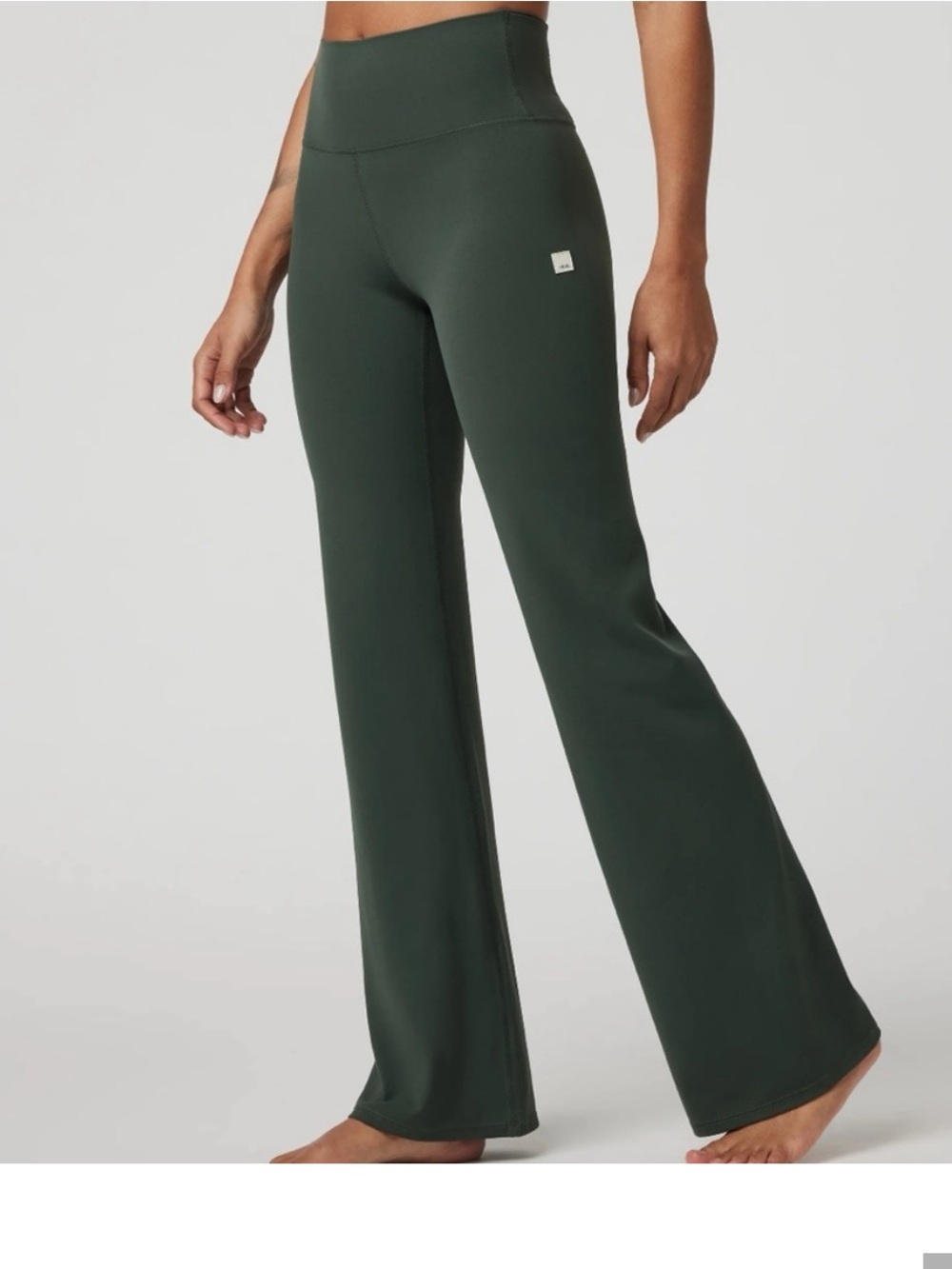 Vuori Women’s All The Feels Aspen Green Bootcut Leggings XS